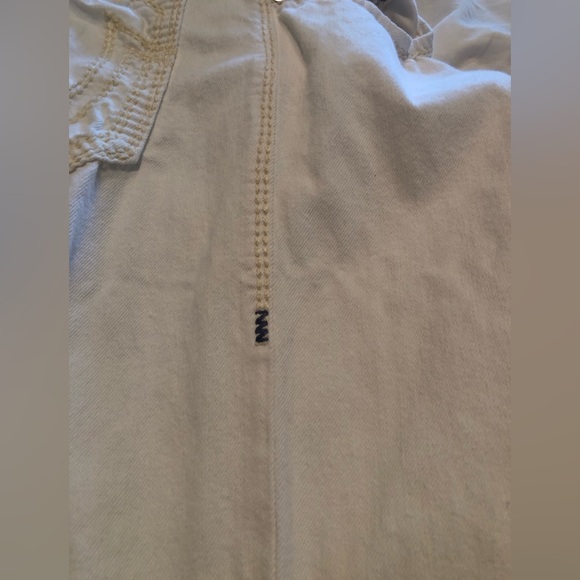 True Religion White and Cream Straight Jeans with blue stitching accents 34 x 32 - Picture 8 of 10